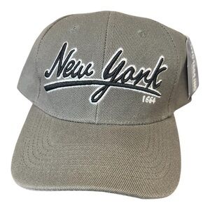 NYC 1664 INC New York City 1664 Baseball Cap NWT
Gray, Black & White Uniex